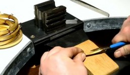 VIDEO Jak se vyrábí stěžejka jak vyrobit dutý drát